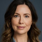 Le 1er témoignage est une femme qui donne 5 étoiles. Son commentaire est :
